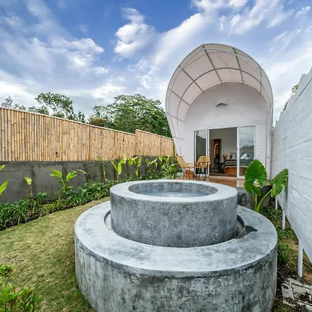 The Dewi Kintamani Luxury Glamping And Natural Hotspring Exterior photo