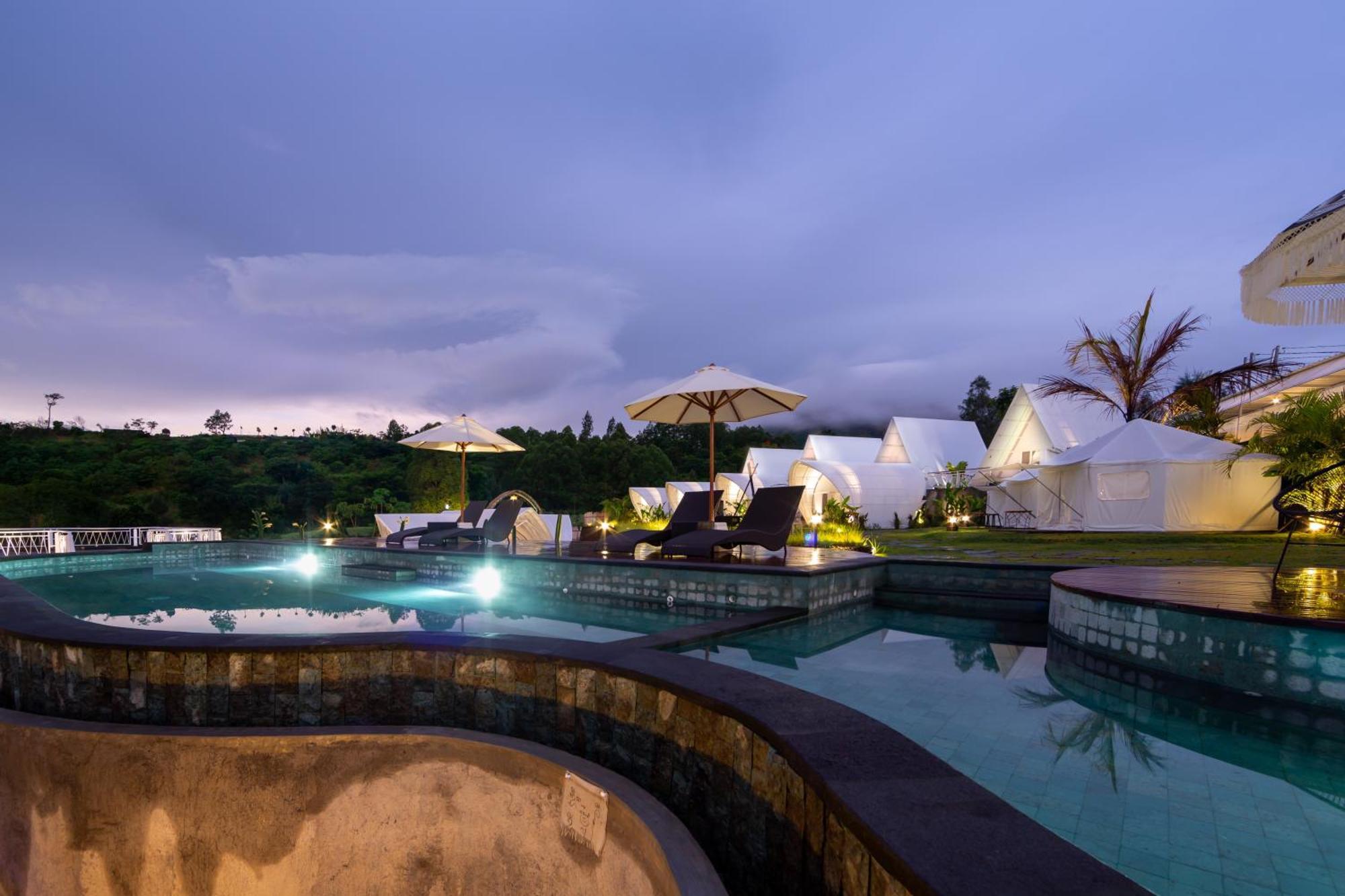 Tente de luxe The Dewi Luxury Glamping And Natural Hotspring Kintamani